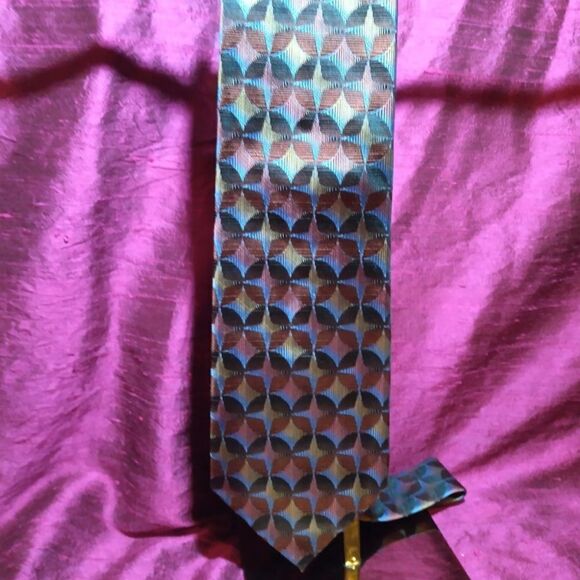 Platinum designs tie  - Picture 4 of 5